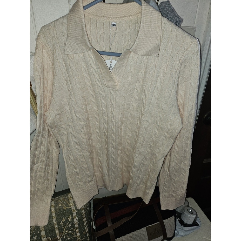Lightweight Cable Knit Sweater. Blush Color, V Neck With Collar . NWT